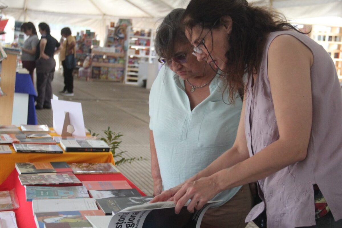 M S De Mil Personas Pasaron Por La Feria Del Libro De Posadas En Su