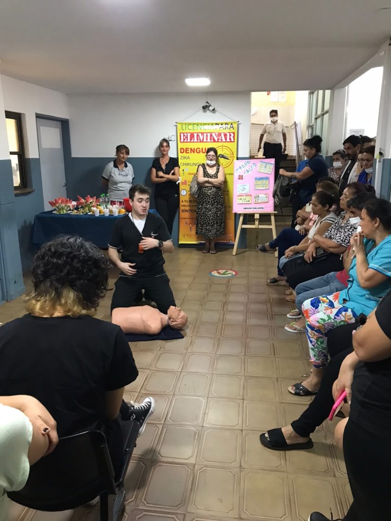 Se realizaron charlas sobre alimentación, cuidados de la piel y charla sobre RCP en los Consultorios Externos de Zona Capital imagen-50