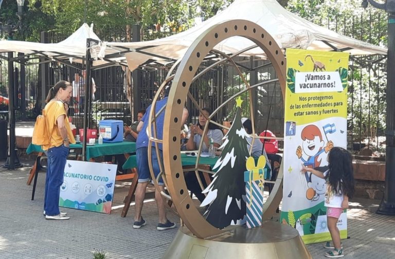 Prevención en verano: El puesto fijo de vacunación regresó a la plaza 9 de Julio de Posadas imagen-22