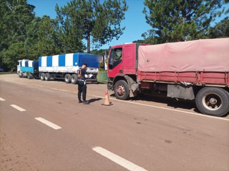 La Policía secuestró 8 camiones con cargas de granos que evadieron los controles al ingresar a Misiones imagen-6