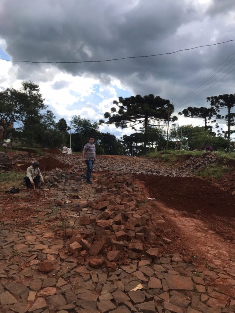 Se multiplican las obras de cordón cuneta y empedrado en Bernardo de Irigoyen imagen-41