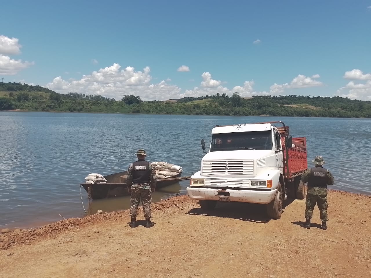 Secuestran cerca de 9 toneladas de soja en la costa misionera del río Uruguay imagen-1