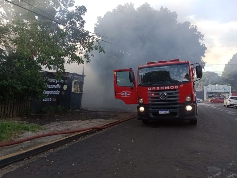 Un desperfecto eléctrico habría provocado el incendio en una vivienda familiar en Posadas imagen-17