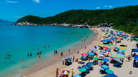 Conocé cuáles son los precios que se manejan en las playas brasileñas esta temporada de verano imagen-10