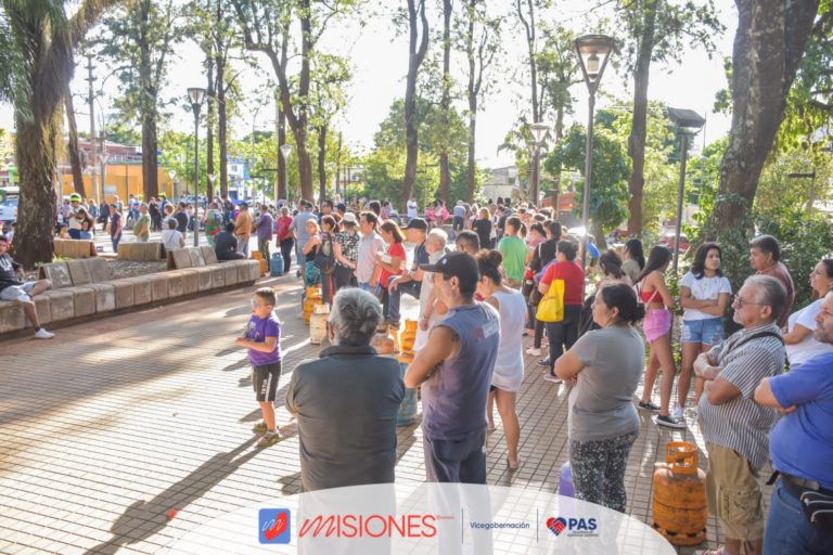 Masiva concurrencia en el Mercadito Solidario y Micro P.A.S., en Villa Urquiza imagen-50