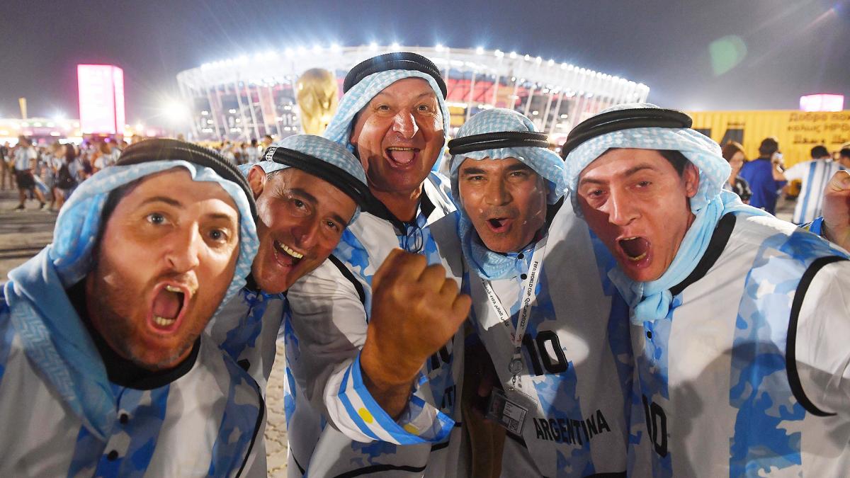 Argentina va por otro título: tener la mejor hinchada del mundo imagen-1