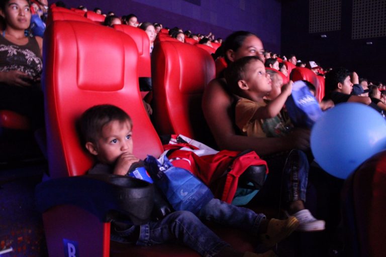 Colonia Verano Prevención: cierre con cientos de niños que disfrutaron de la experiencia Imax en 3D imagen-48