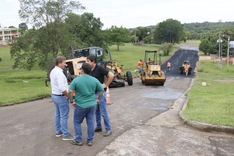 El Programa Pavimento Urbano ya ejecutó 2.200 cuadras de asfalto sobre empedrado en toda la provincia imagen-20