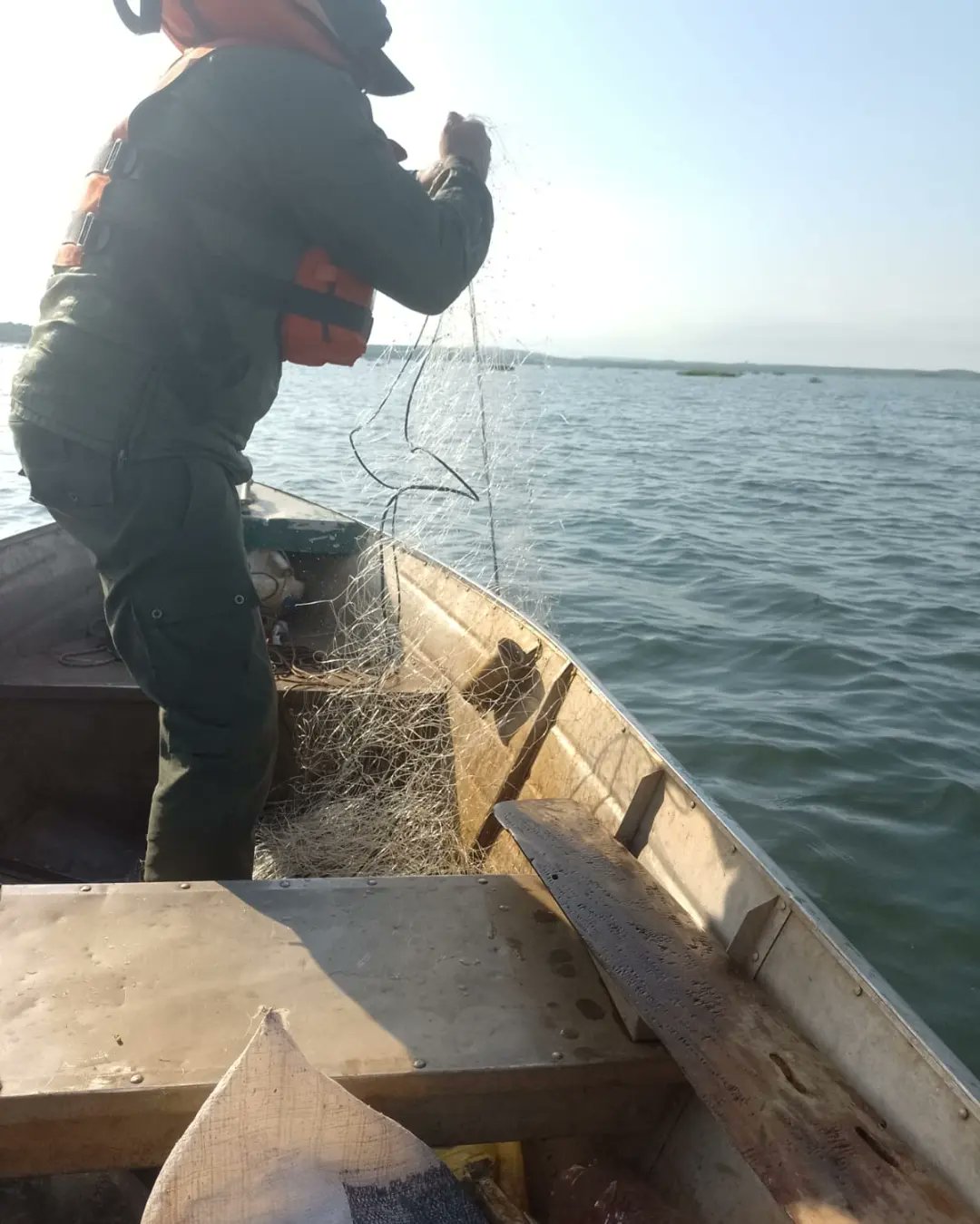Secuestran redes prohibidas para la pesca en Parques de Profundidad y Fachinal imagen-1