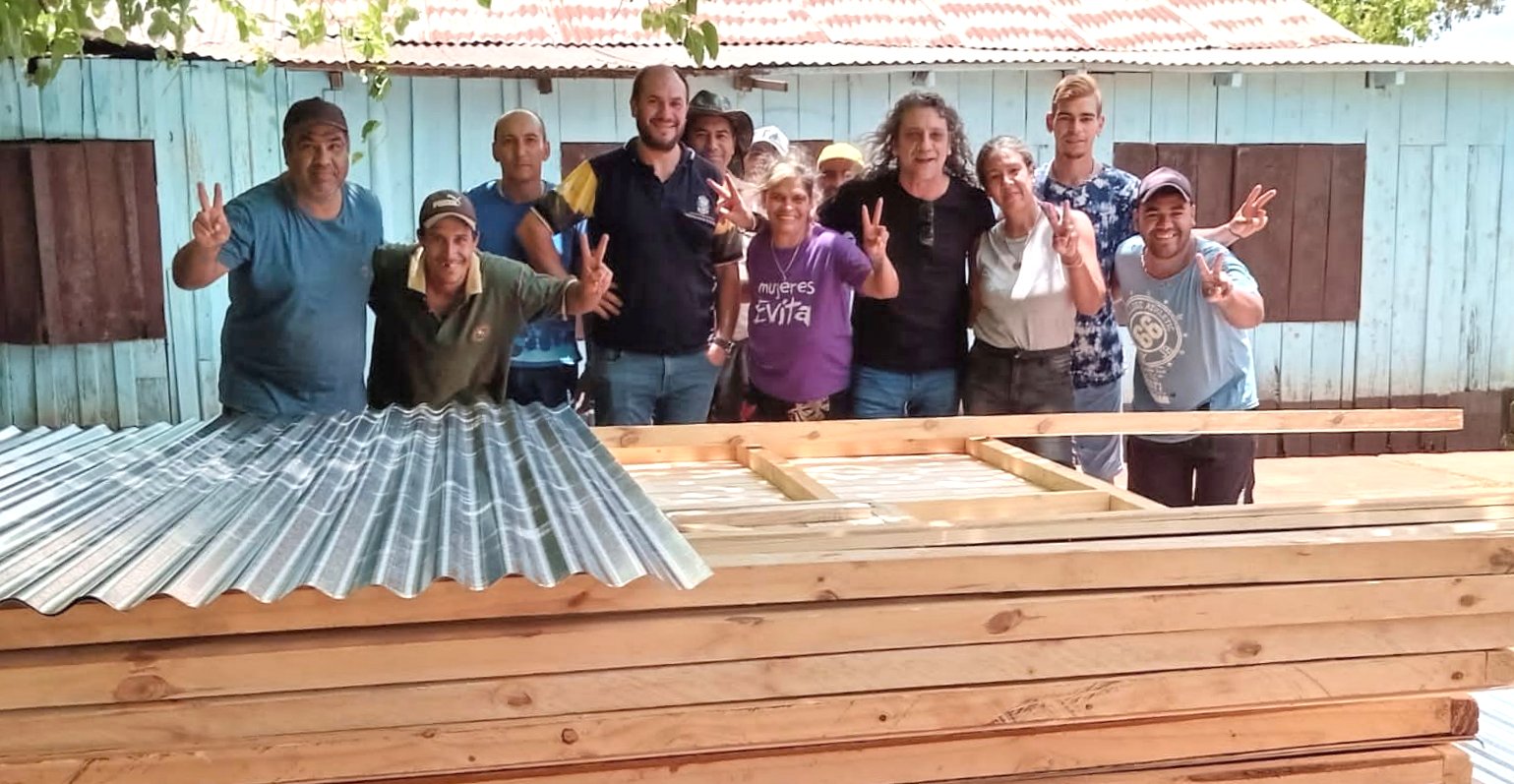 Bonpland: Trabajadoras del Movimiento Evita recibieron corte de casa y recuperarán carpintería destruida en un atentado imagen-1