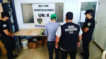 En cuatro allanamientos paralelos en Posadas, la Policía recuperó casi 800.000 pesos y detuvo a un hombre acusado de un atraco en San Ignacio imagen-10