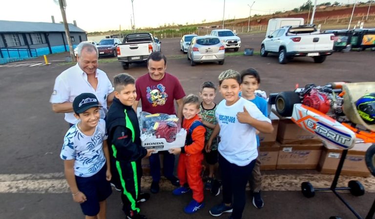 Karting: el gobierno entregó a la FeMAD los motores para su nueva categoría imagen-5