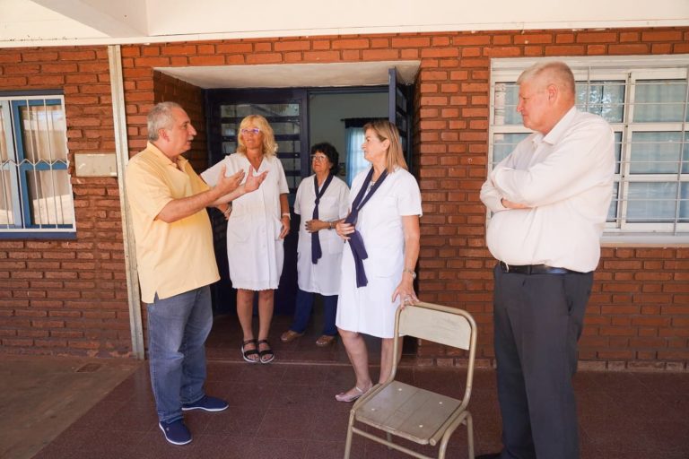 Inicio de clases: en su visita a la Escuela 675 de Posadas, Passalacqua destacó la vocación de los docentes misioneros imagen-19