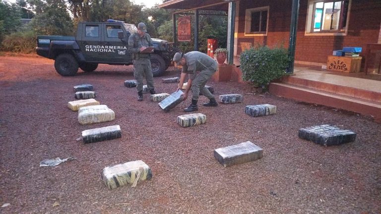 Abandonan 288 kilos de marihuana cerca del río Paraná imagen-20