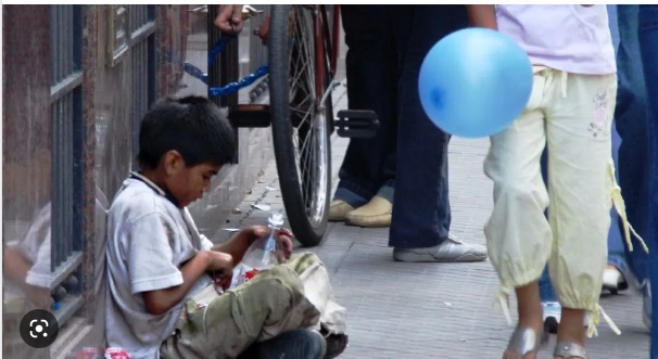 Según Unicef, 2 de cada 3 niños en Argentina son pobres; 8,8 millones de menores imagen-1