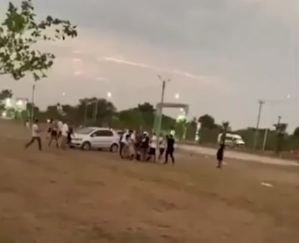 Otro violento ataque de un grupo de rugbiers: golpearon y patearon a un joven en la cabeza en el corsódromo de Corrientes imagen-1