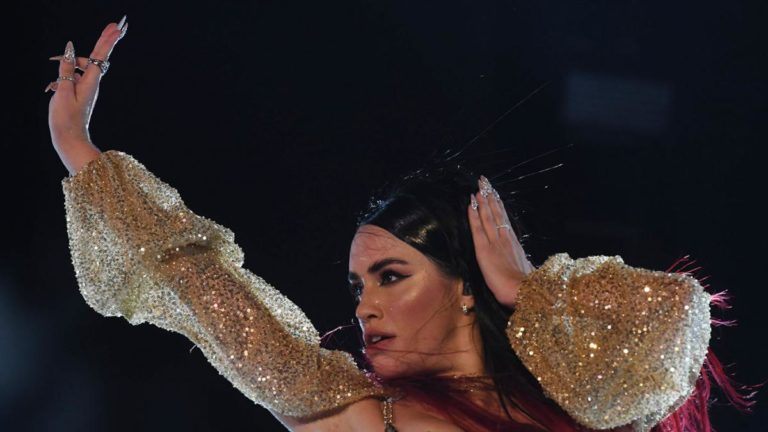 Lali Espósito se consagró como la primera mujer del país en llenar la cancha de Vélez imagen-50