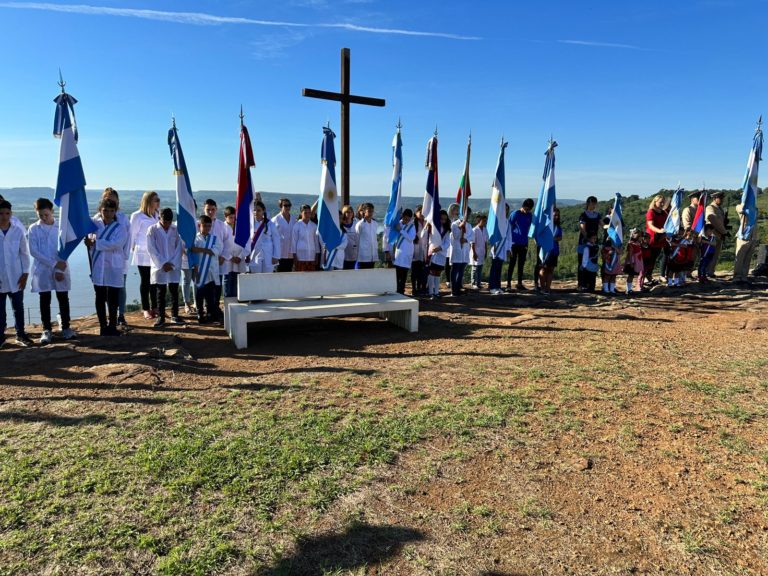 Recordaron en el Cerro Mbororé la primera batalla naval argentina imagen-45