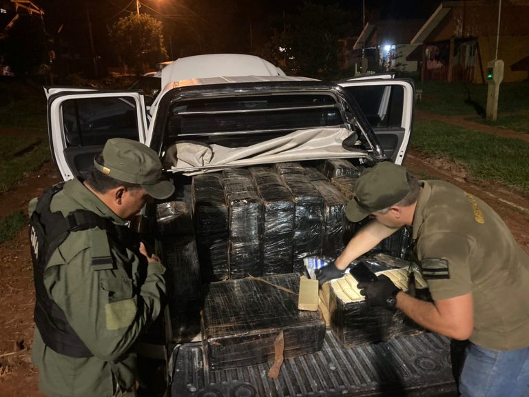 Gendarmería: detuvieron a un hombre que evadió un control vial y hallaron una tonelada de marihuana imagen-40