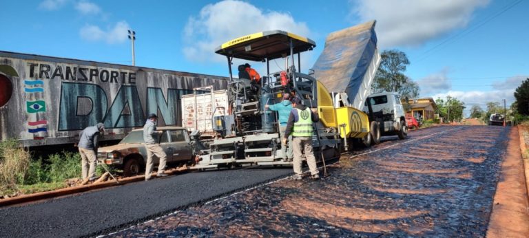 Destacan la materialización de 2.500 cuadras de asfalto en la provincia a través del programa Pavimento Urbano imagen-4