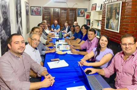 Consensuaron la candidatura a gobernador de Isaac Lenguaza por la Fuerza de Todos imagen-1