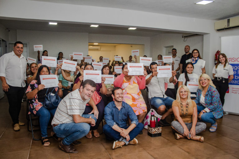 Más de 70 emprendedores participaron de los talleres de verano "Hecho en Misiones" imagen-41