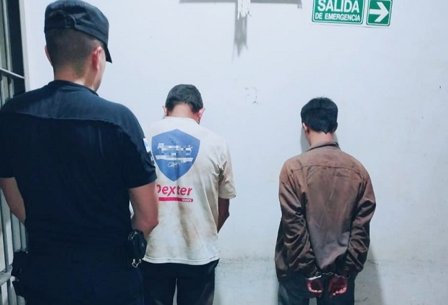 Tras una persecución arrestaron a dos delincuentes que, encapuchados y armados, habían asaltado a una pareja en Piray imagen-1