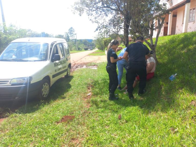 Policías socorrieron a una mujer que se descompensó en la calle imagen-44