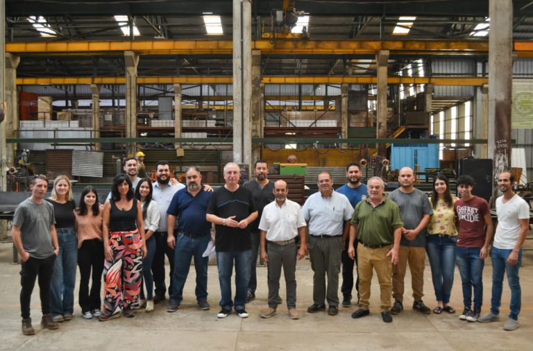 "La industria metalúrgica es el sistema vertebral de la producción misionera y trabajaremos para que siga creciendo", aseguró Passalacqua en visita a cooperativa del rubro imagen-48