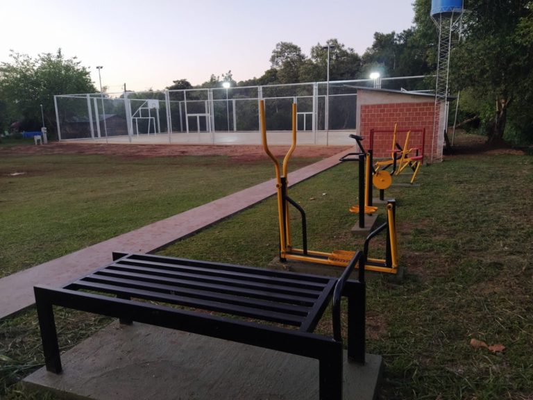 Montecarlo: ultiman detalles para la inauguración del nuevo Playón Deportivo en barrio Martin Fierro imagen-37