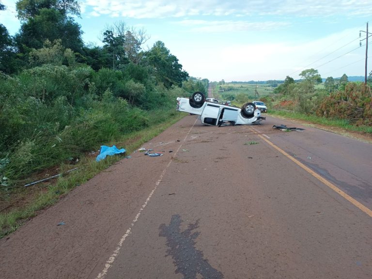 Un hombre despistó con su camioneta en San Vicente: falleció su acompañante imagen-48