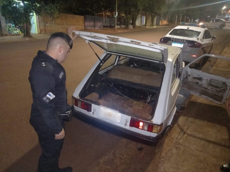 Lo atraparon robando ladrillos: lo hacía con la modalidad "hormiga" a bordo de un auto con dominio adulterado imagen-17