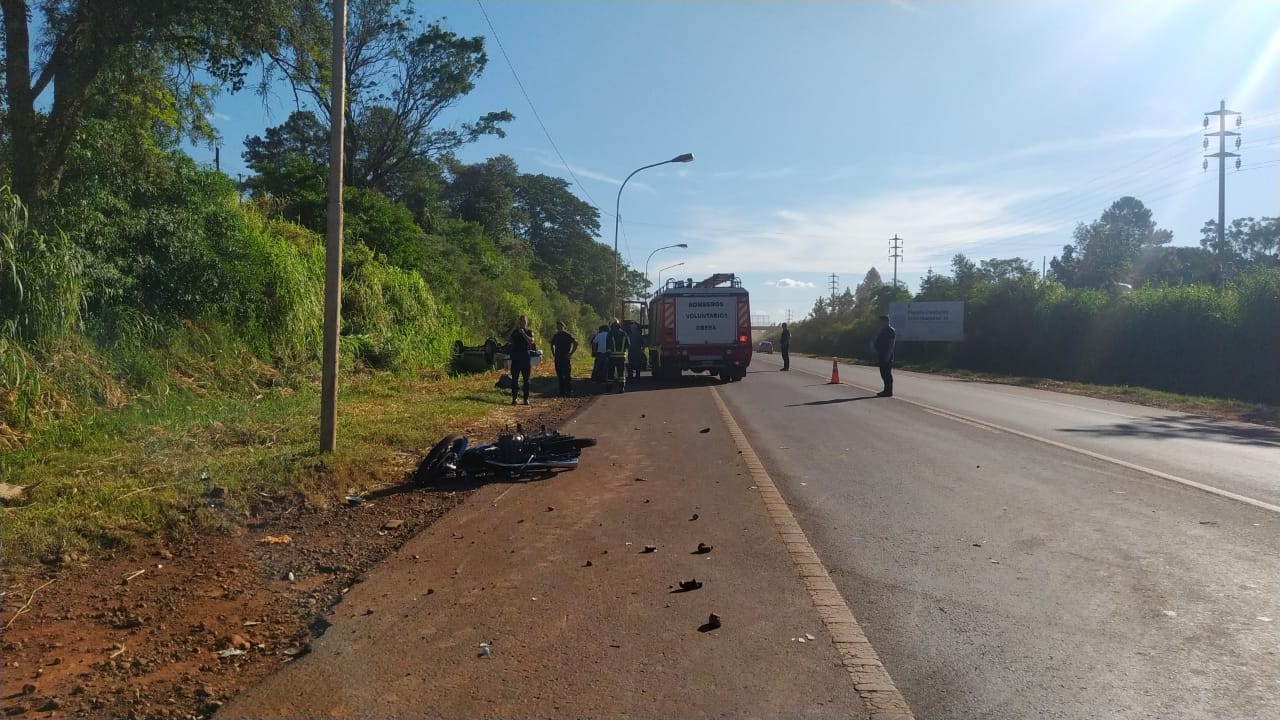 Un motociclista falleció tras colisionar contra una camioneta en Oberá imagen-1