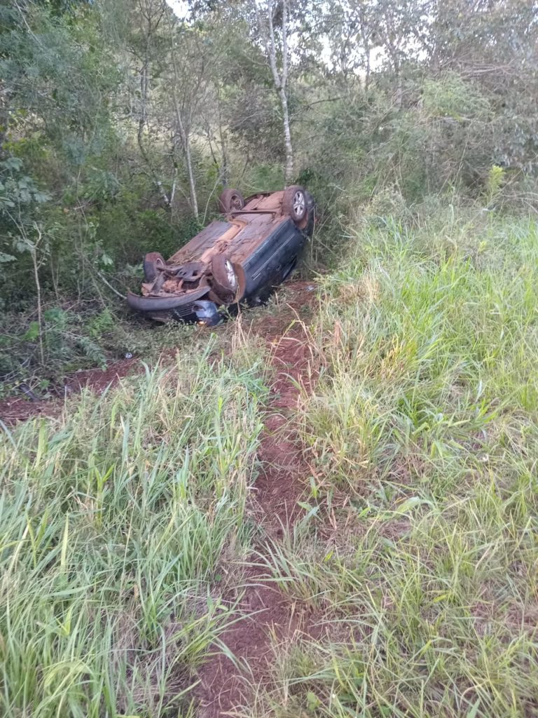 Despiste y vuelco vehicular en zona de curvas de la ruta costera 2 imagen-48