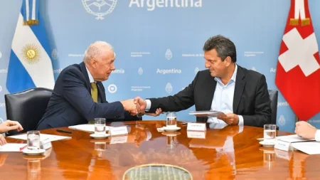 Argentina refinancia deuda con acreedores suizos tras el acuerdo con el Club de París imagen-10