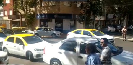 Protesta de taxistas por aplicaciones electrónicas: "Se está trabajando para garantizar un marco de igualdad a todos los prestadores del servicio" de transporte, dijo el titular del HCD imagen-4
