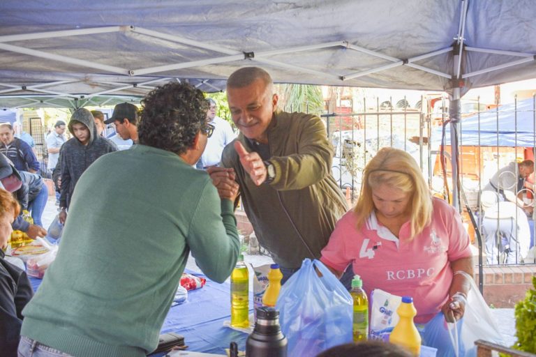 Los vecinos del barrio Rocamora de Posadas recibieron al Mercadito Solidario y al  operativo Micro P.A.S imagen-5