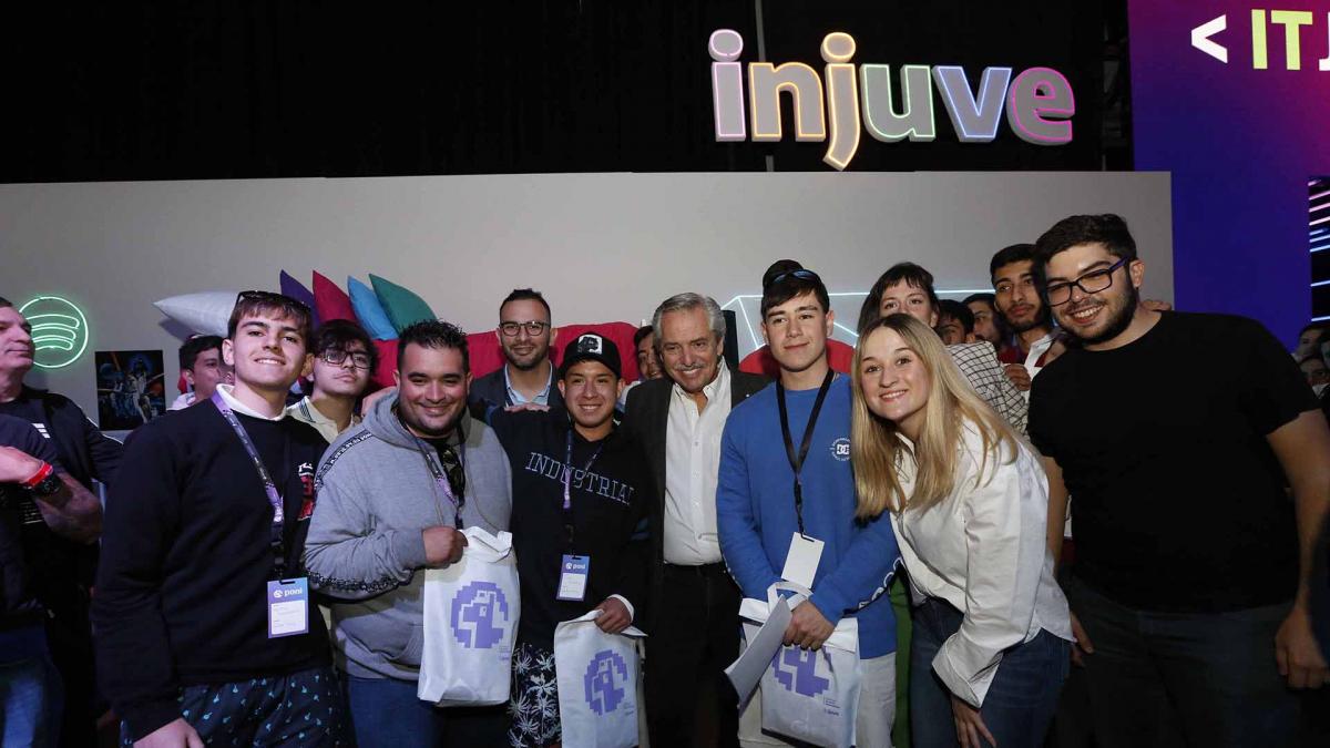 Más de 120 mil personas participaron de la Feria IT Joven que fue visitada por Fernández imagen-1