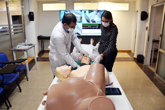 Unos 400 profesionales de la salud utilizaron el método de formación del Centro de Simulación del Hospital Materno Neonatal imagen-1