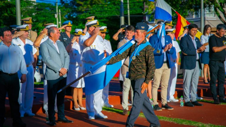 "Son y serán argentinas": emotivo homenaje de Posadas a los Caídos y Veteranos de la Guerra Malvinas imagen-9