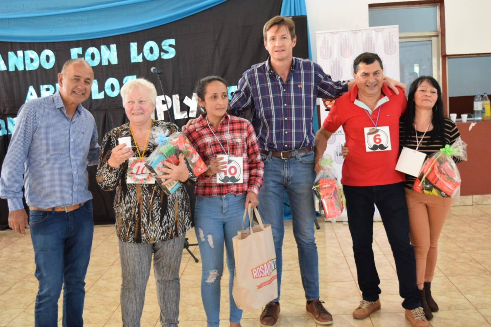 Alrededor de 80 adultos mayores de Guaraní participaron de la jornada "Mateando con los abuelos" imagen-6