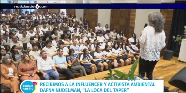 Con una charla acerca de la importancia del cuidado del ecosistema, la “Loca del Taper” pidió a los jóvenes posadeños ser embajadores ambientales imagen-29