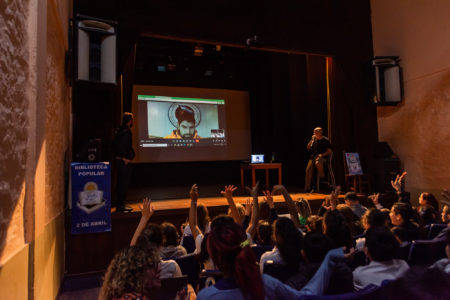 Se inauguró en el Centro Cultural Vicente Cidade nuevos codigos QR de lectura y alumnos de primaria contactaron con la Base Antártica Conjunta Belgrano II imagen-7