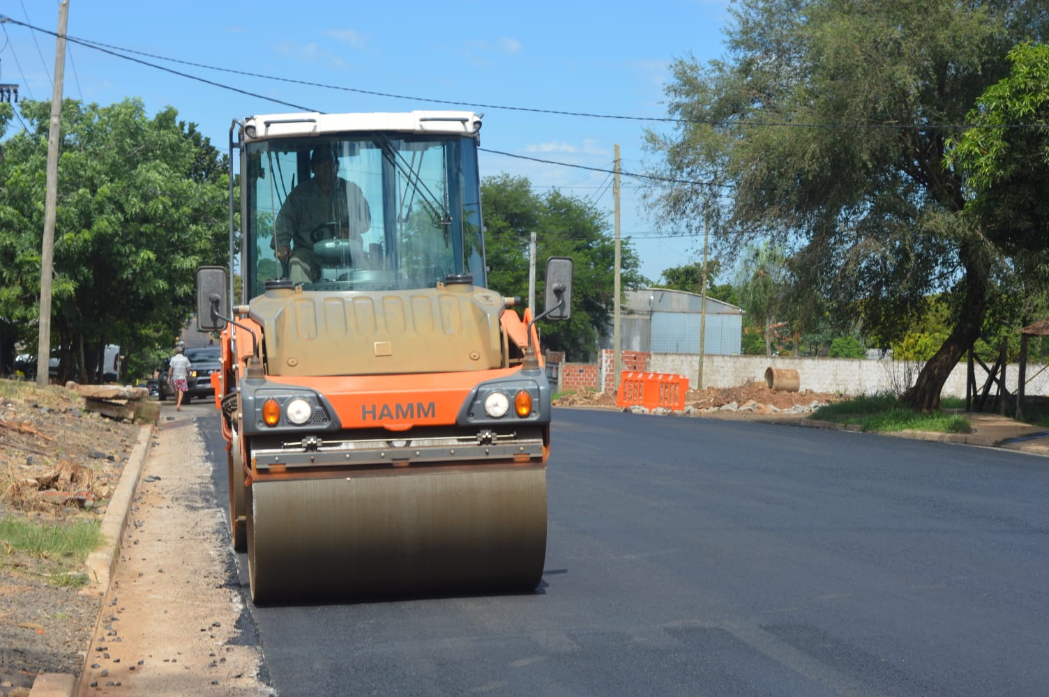 Finalizaron los trabajos de asfalto en avenida Monseñor D´ Andrea imagen-1