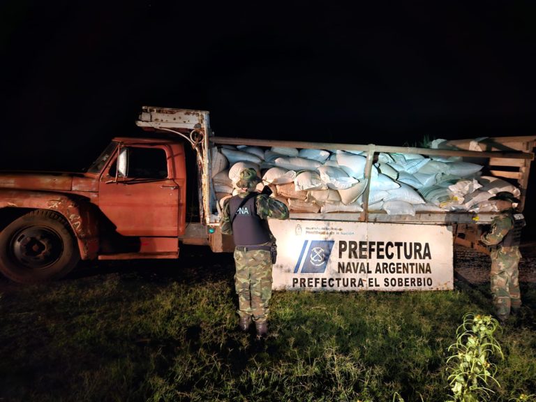 Secuestraron en la costa de El Soberbio más de 12 toneladas de maíz que iban a ser exportadas de manera ilegal imagen-29