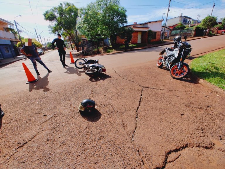 Conductor embistió a dos motociclistas y se fugó imagen-7