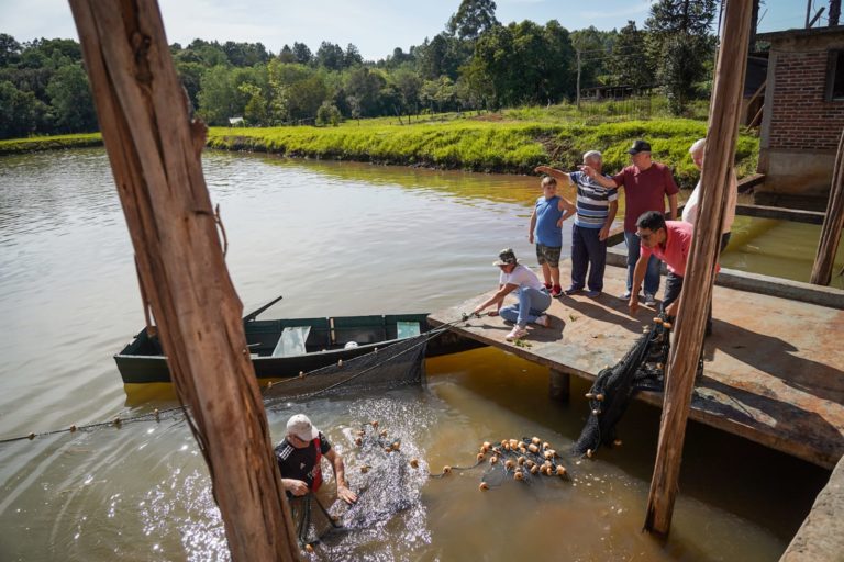 Passalacqua visitó 25 de Mayo, un "polo de la piscicultura" que sigue creciendo imagen-21