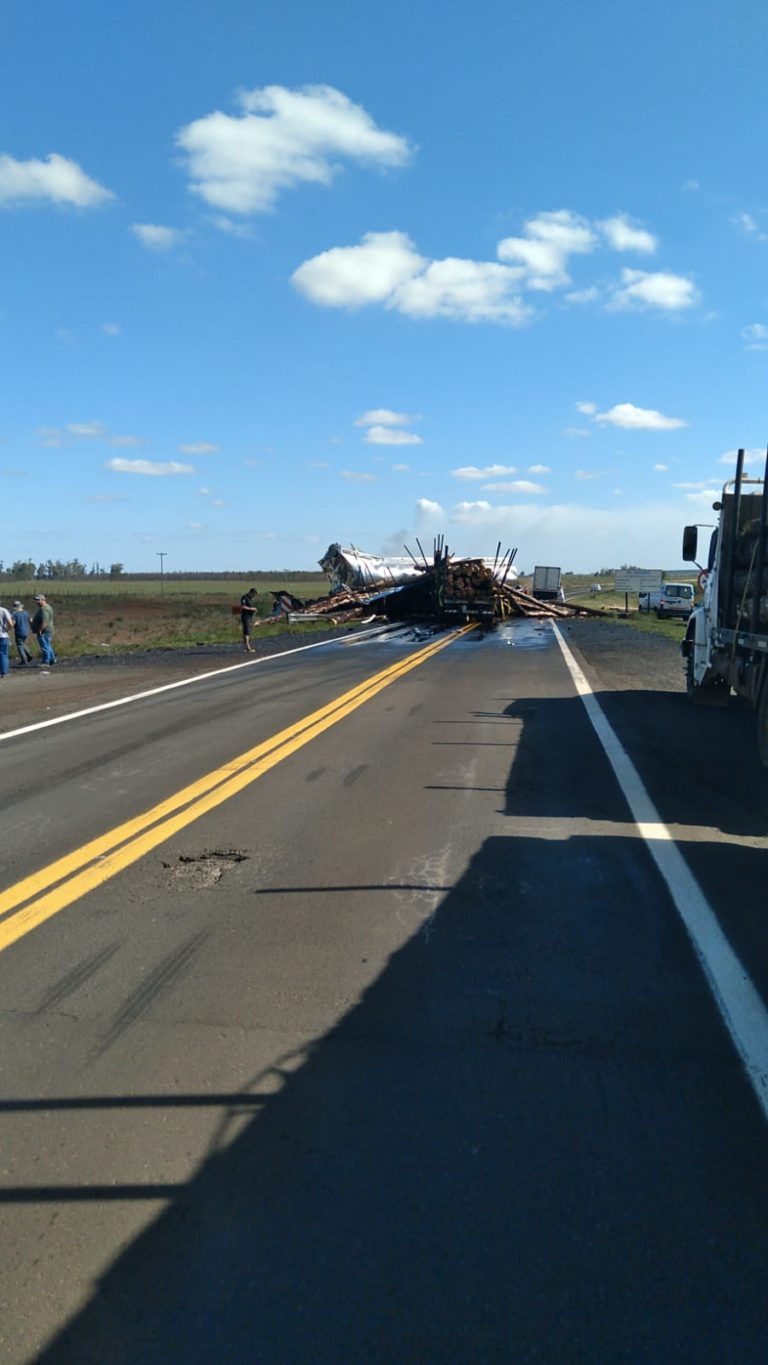 Corrientes: Tres muertos tras choque entre camiones por Ruta 14 imagen-43