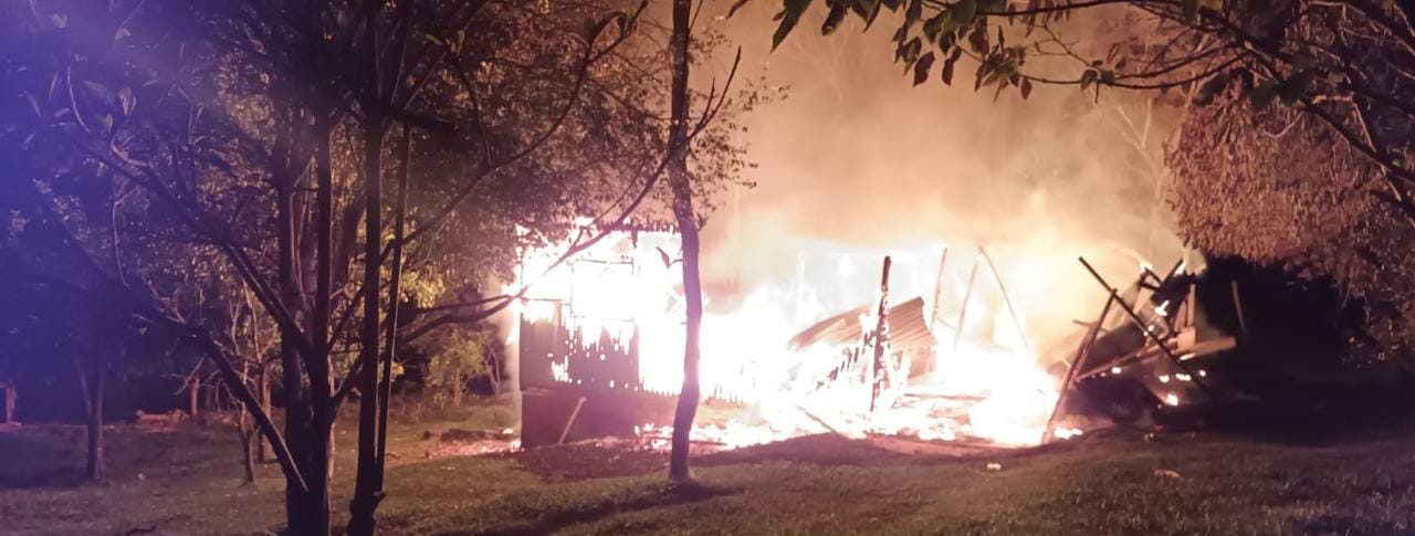Incendio destruyó una casa en zona rural de Alba Posse imagen-1