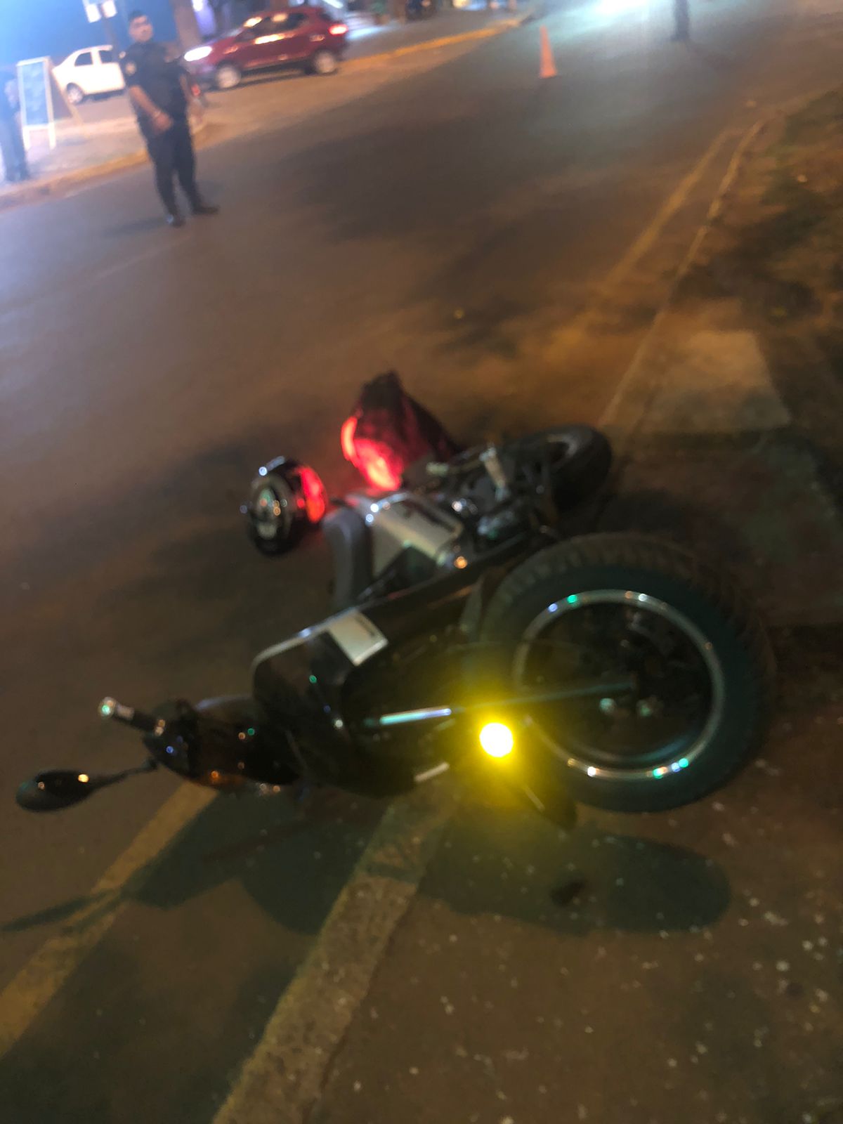 Despiste de motocicleta en la Rotonda dejó un lesionado imagen-2